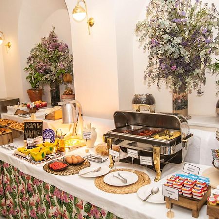 Apartamentos Suites Santa Cruz Seville Luaran gambar