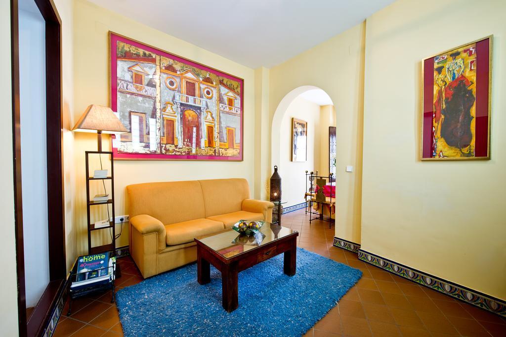 Apartamentos Suites Santa Cruz Seville Luaran gambar