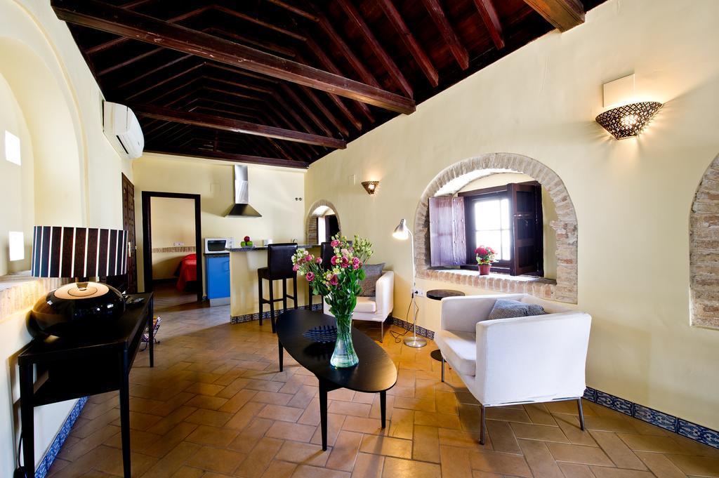 Apartamentos Suites Santa Cruz Seville Luaran gambar