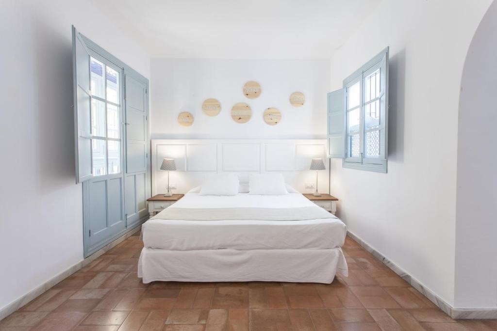 Apartamentos Suites Santa Cruz Seville Luaran gambar