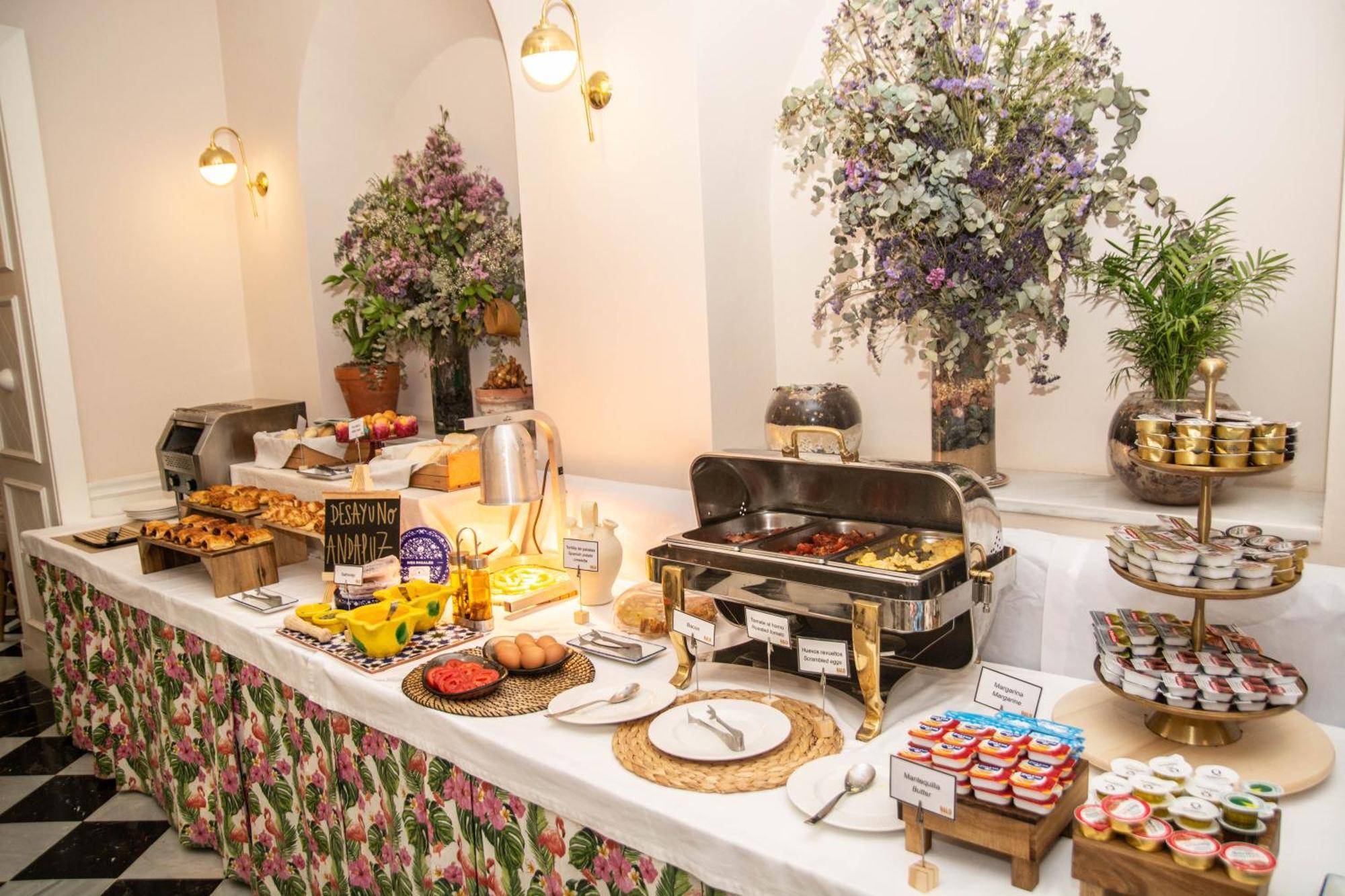 Apartamentos Suites Santa Cruz Seville Luaran gambar